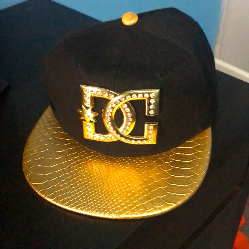 i don’t wear hats much and i’ve never worn this